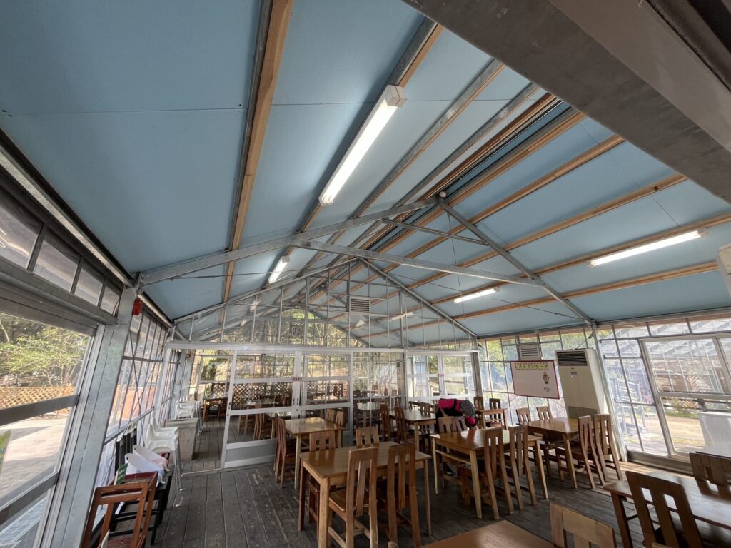🦒【動物園休憩スペース 屋根改修工事】