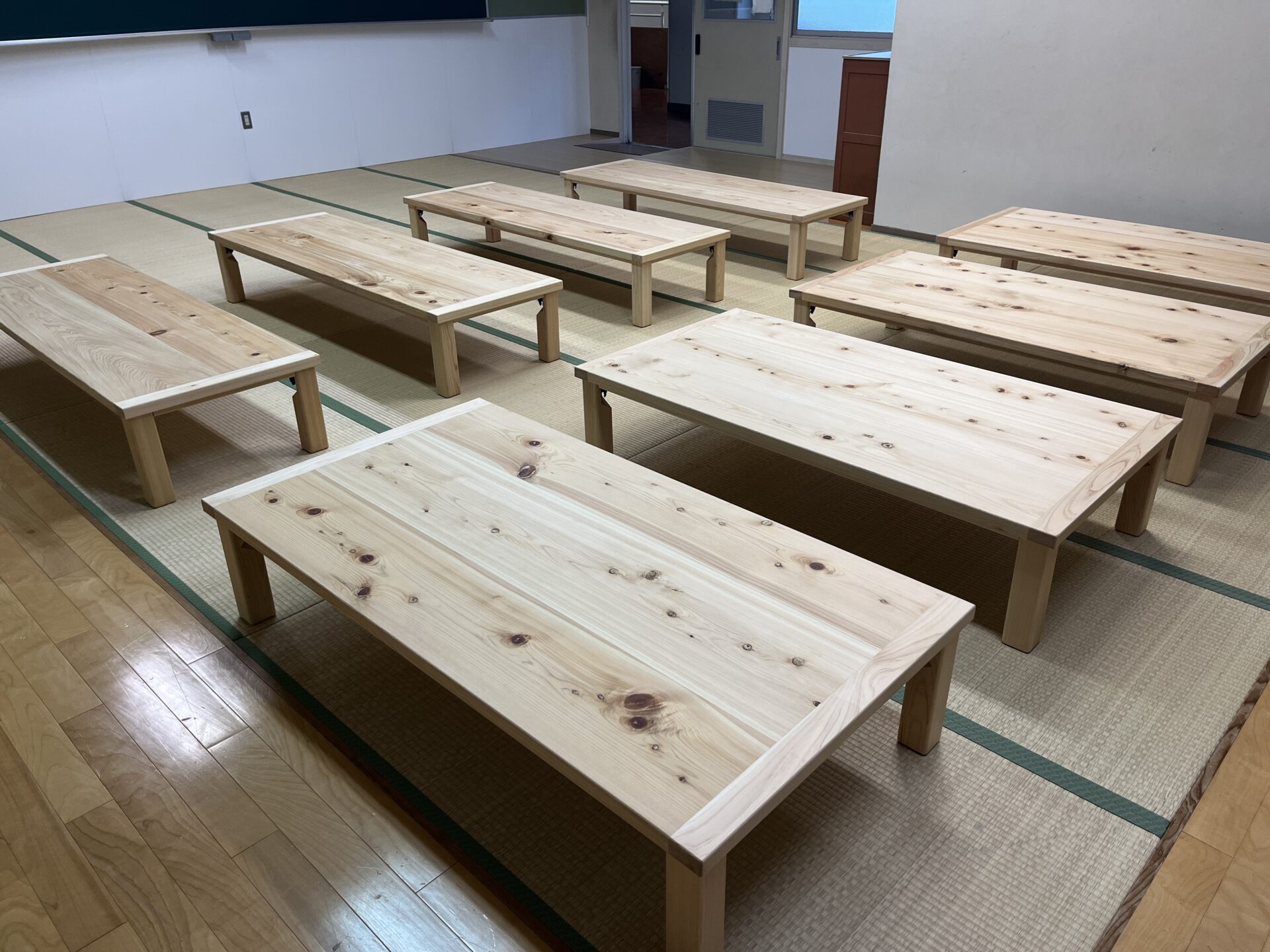 長崎県産ヒノキを使用した折り畳みテーブル・学習棚 製作